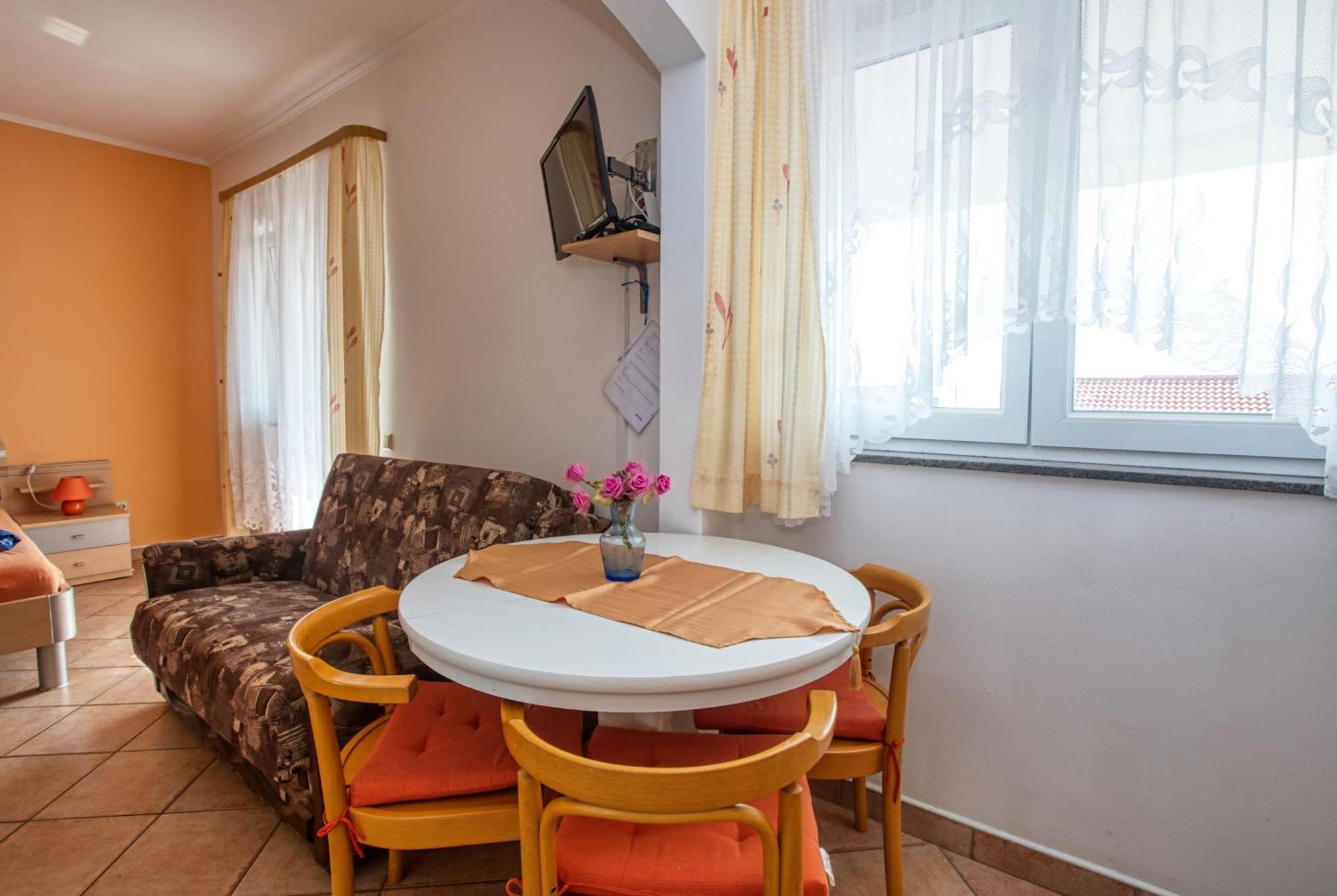 Apartments With A Parking Space Vodice - 6178 Стая снимка